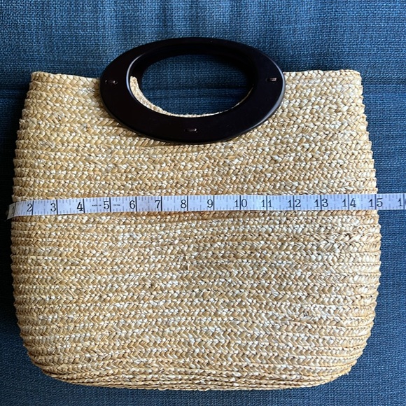 👜 Saks Fifth Avenue Bag with Wooden Handles 👜 - Picture 7 of 7